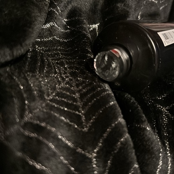 ⭐️4/$20⭐️ Victoria’s Secret - Picture 4 of 4